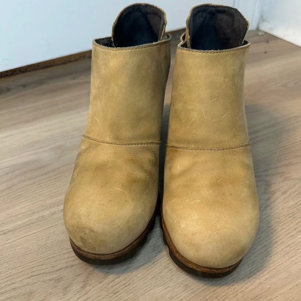 Sorel 7.5 Addington Chelsea Boot‎ In camel